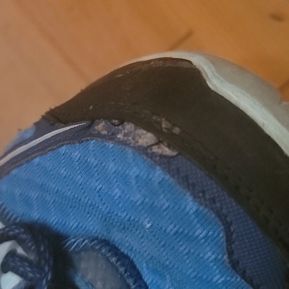 MERRELL SIZE 10 WOMANS BLACK AND BLUE RUNNING SHOES! - Picture 6 of 10